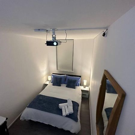 Small Cozy Private Bedroom Zone1 London Exterior photo